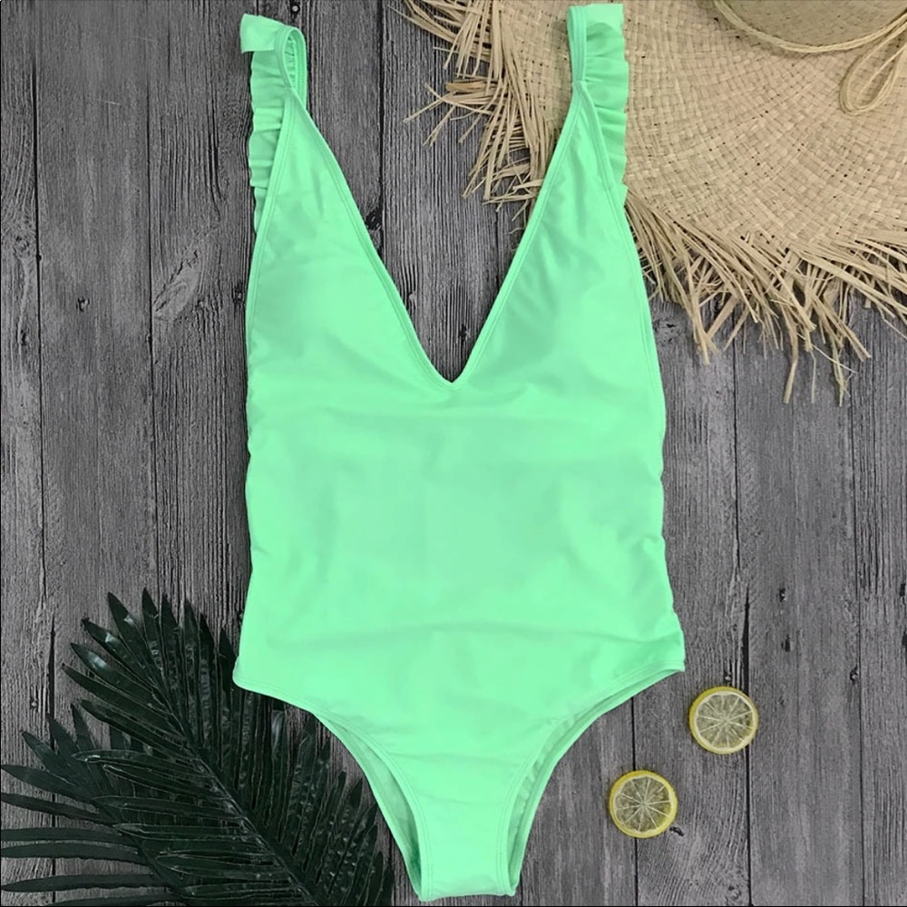 One Piece Swimsuit / Beach Wear - Picture 7 of 7